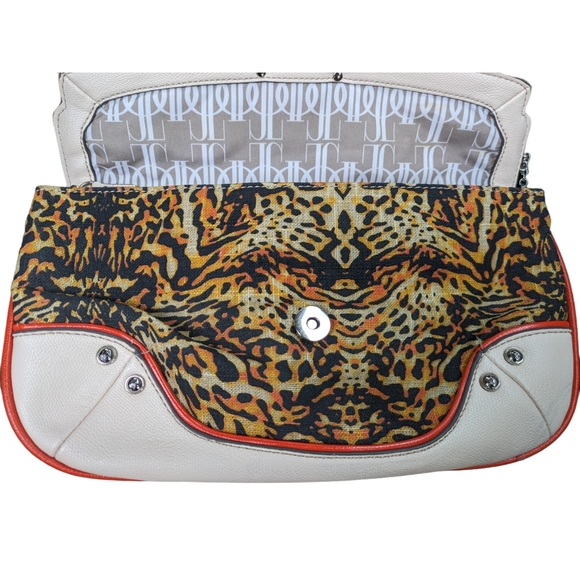Jennifer Lopez JLO Cheetah Print Clutch Purse Magnetic Closure. Zip Pockets. - Picture 12 of 14